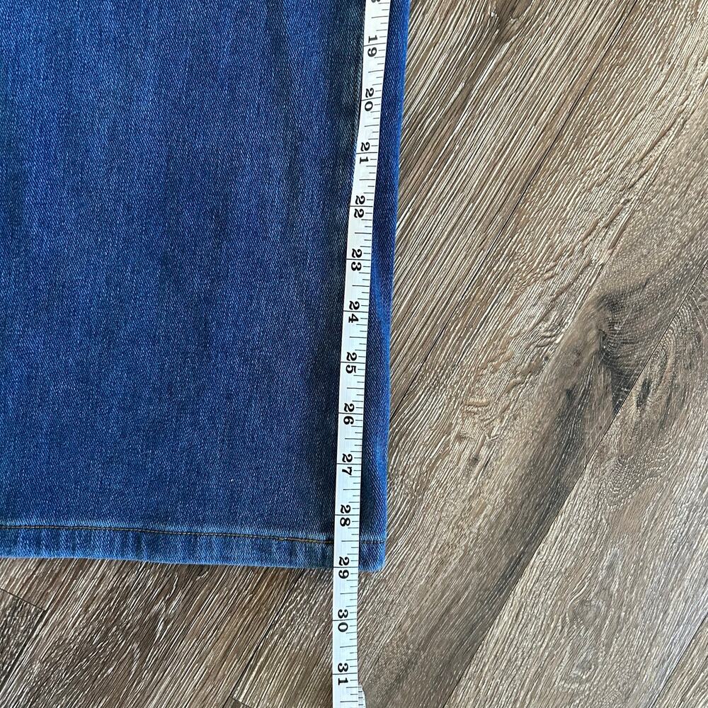 High-Waisted Wide-Leg Halara Jeans, Classic Blue Wash - Picture 11 of 13